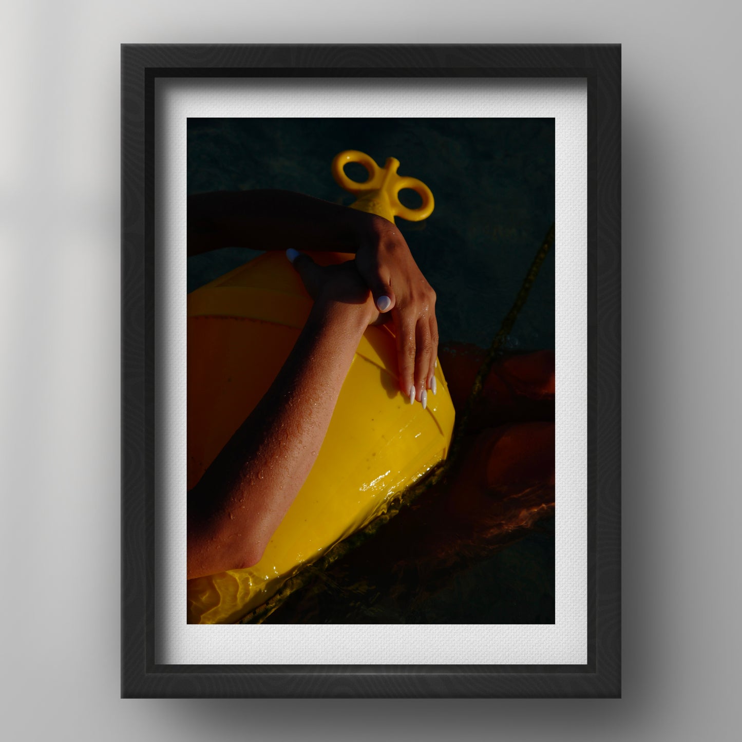 FRAME — 052 Elafonisi Hands